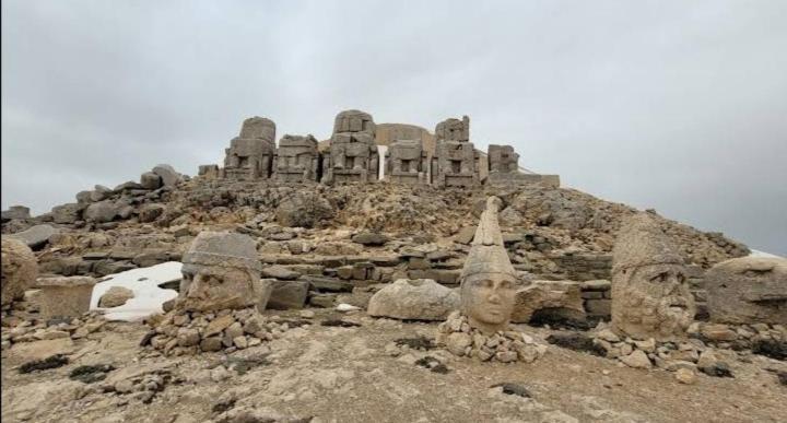 Motel Nemrut Dagi Isik Pansi̇On Karadut  Zewnętrze zdjęcie