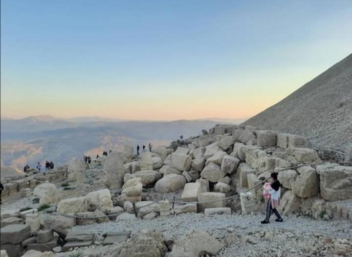 Motel Nemrut Dagi Isik Pansi̇On Karadut  Zewnętrze zdjęcie