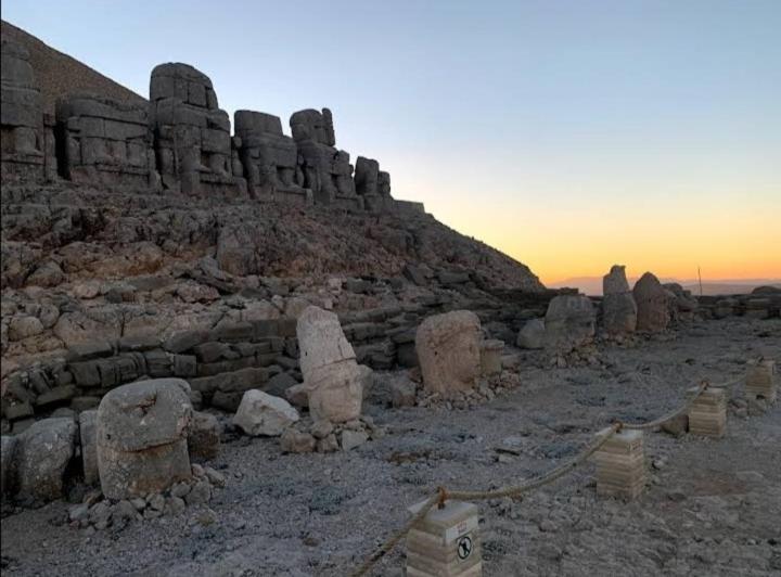 Motel Nemrut Dagi Isik Pansi̇On Karadut  Zewnętrze zdjęcie