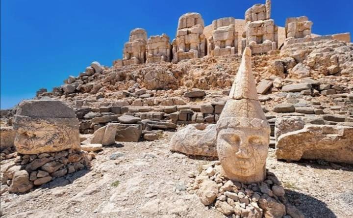 Motel Nemrut Dagi Isik Pansi̇On Karadut  Zewnętrze zdjęcie