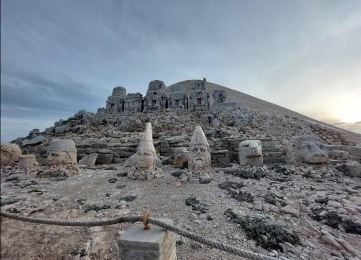 Motel Nemrut Dagi Isik Pansi̇On Karadut  Zewnętrze zdjęcie