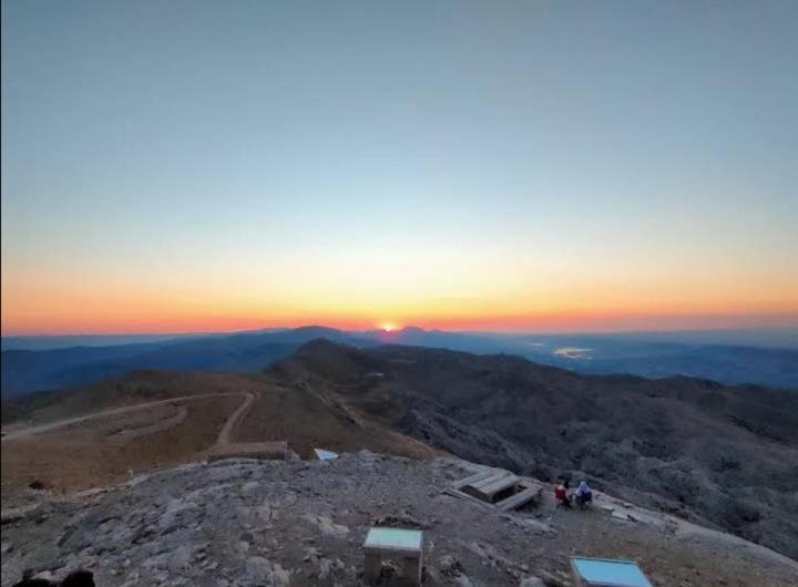 Motel Nemrut Dagi Isik Pansi̇On Karadut  Zewnętrze zdjęcie