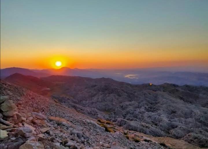 Motel Nemrut Dagi Isik Pansi̇On Karadut  Zewnętrze zdjęcie