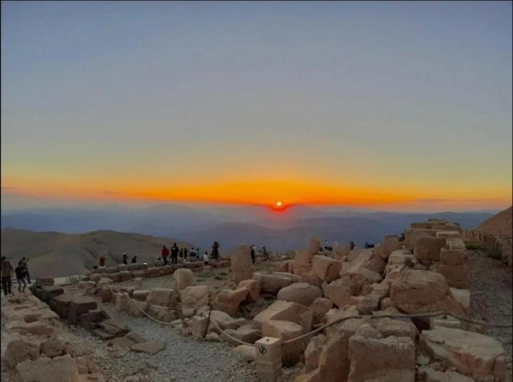 Motel Nemrut Dagi Isik Pansi̇On Karadut  Zewnętrze zdjęcie