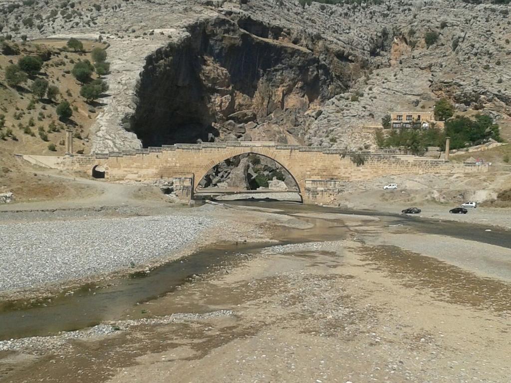 Motel Nemrut Dagi Isik Pansi̇On Karadut  Zewnętrze zdjęcie