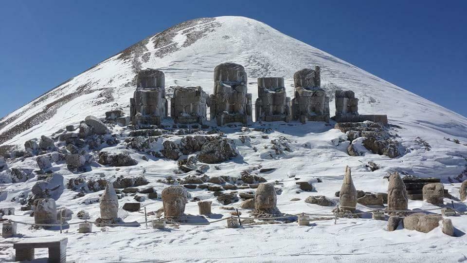 Motel Nemrut Dagi Isik Pansi̇On Karadut  Zewnętrze zdjęcie